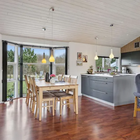 Andrea - 1-4km From The Sea By Interhome * Hals